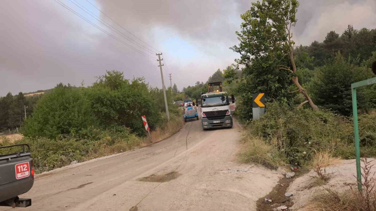 Bursa Büyükşehir Belediye Başkanı Mustafa Bozbey, Harmancık ilçesinde 4 ayrı
