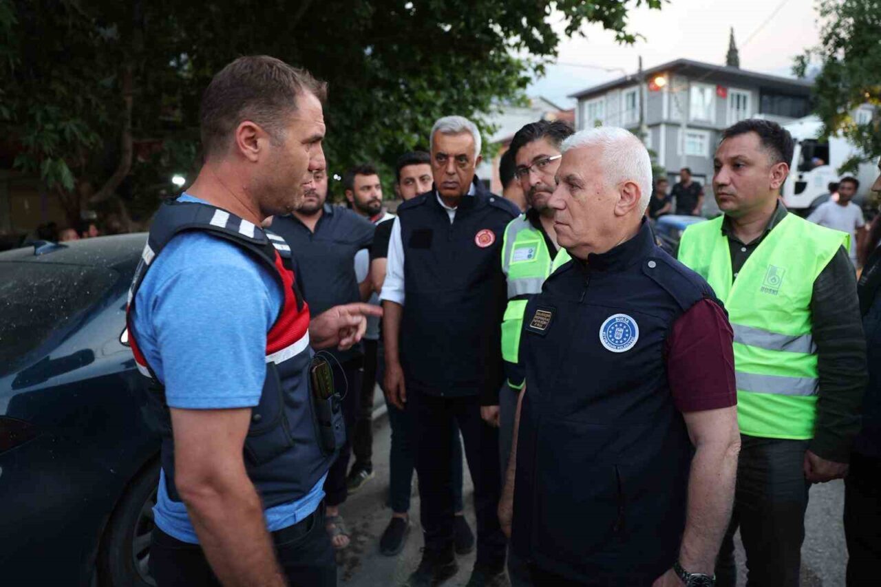 Bursa Büyükşehir Belediye Başkanı Mustafa Bozbey, Kestel ilçesinde başlayan ve