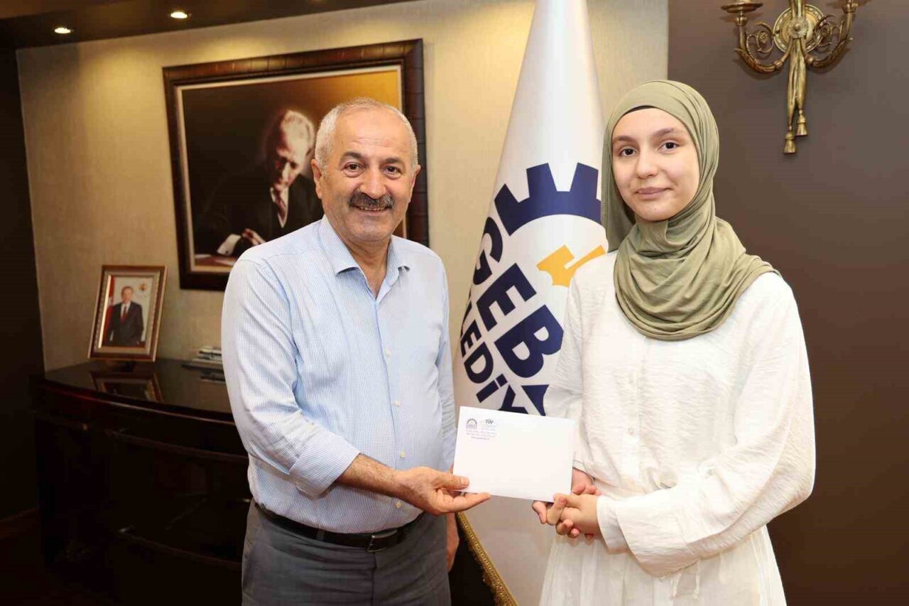 Gebze Belediye Başkanı Zinnur Büyükgöz, Liselere Geçiş Sistemi (LGS) sınavında