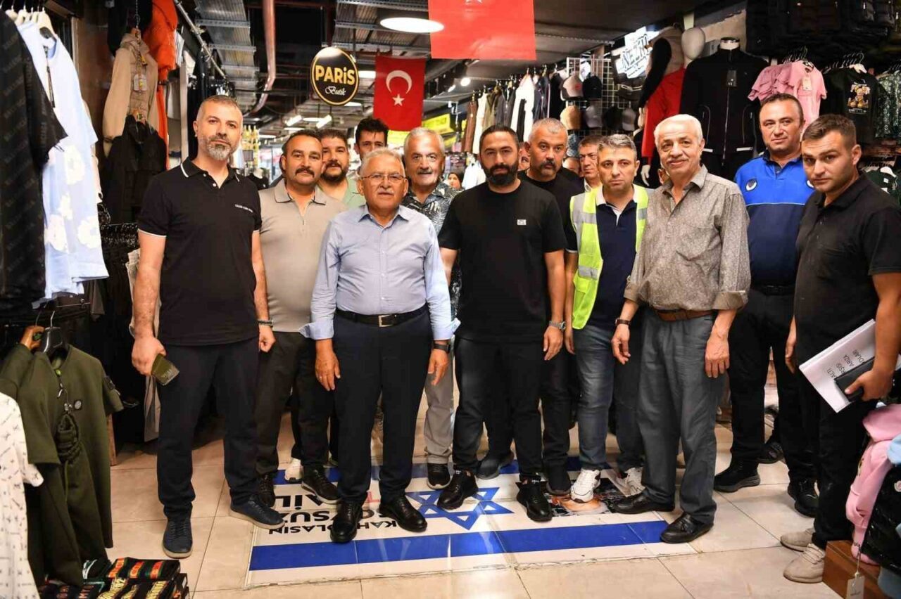 Kayseri Büyükşehir Belediye Başkanı Memduh Büyükkılıç, Yeraltı Çarşısı esnafını ziyaret