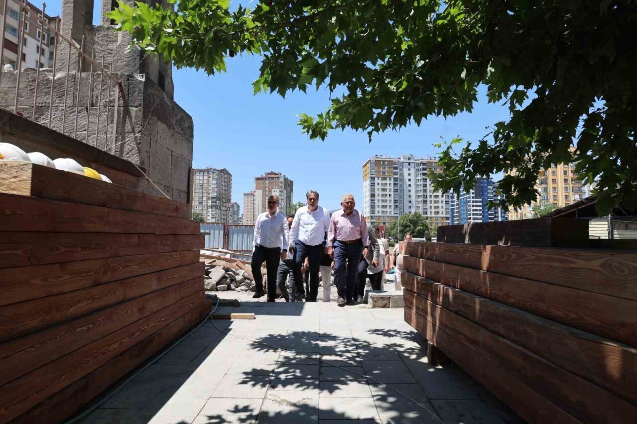Kayseri Büyükşehir Belediye Başkanı Dr. Memduh Büyükkılıç, Melikgazi ilçesinde bulunan