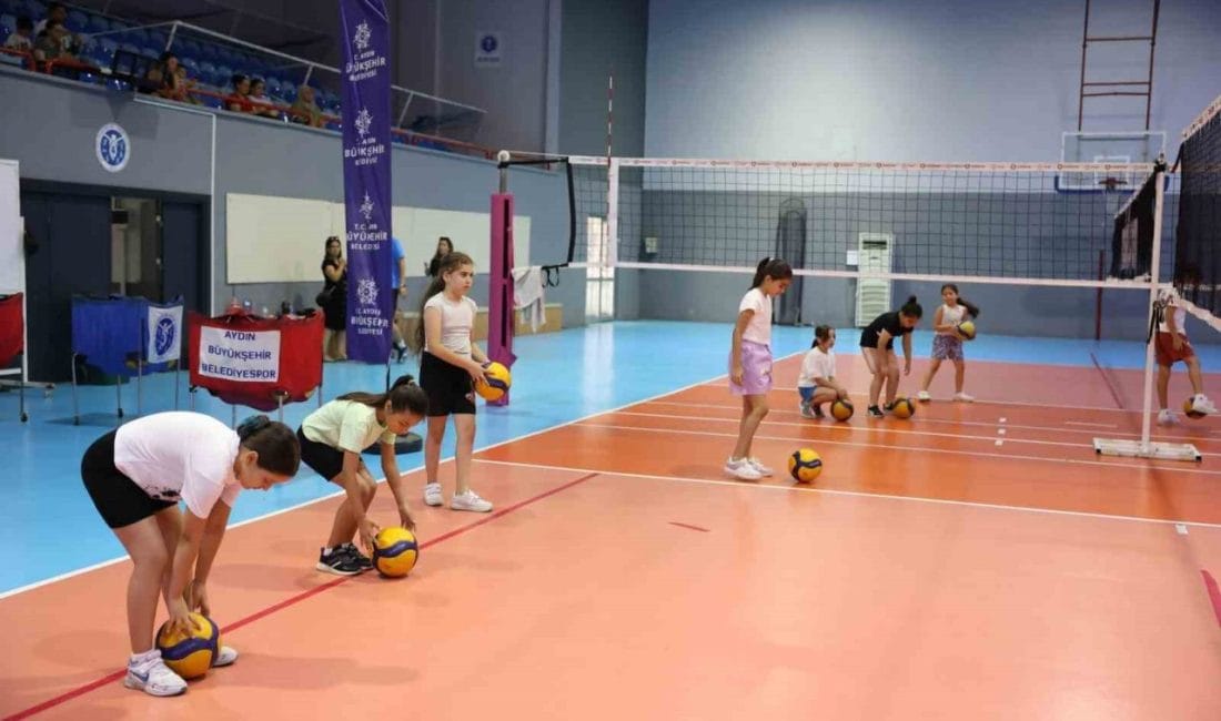 Aydın Büyükşehir Belediye Başkanı Özlem Çerçioğlu’nun öncülüğünde başlatılan yaz kursları,