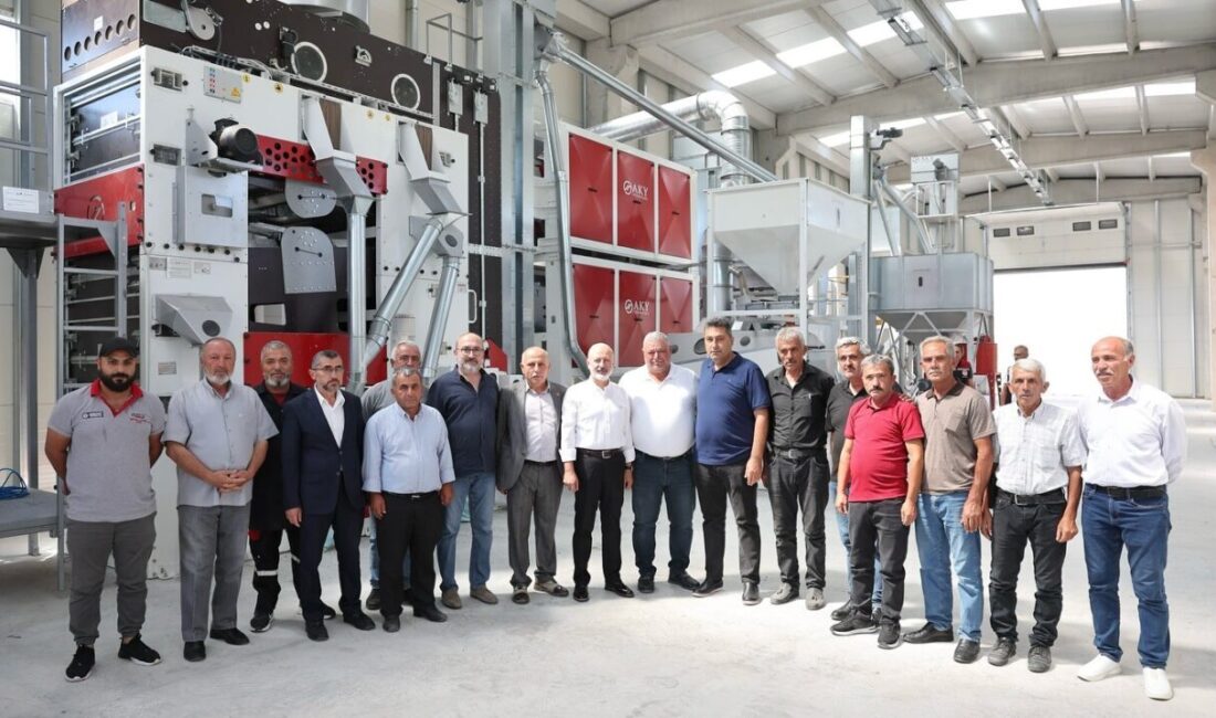 Kocasinan Belediye Başkanı Ahmet Çolakbayrakdar; meclis üyeleriyle birlikte çiftçileri desteklemek