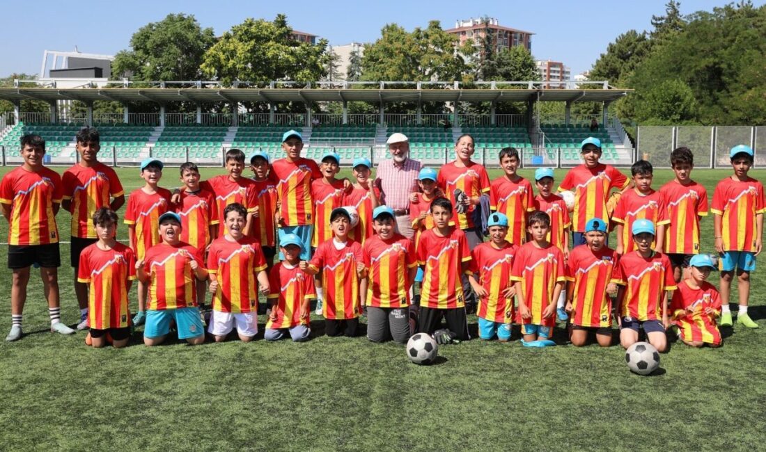 Kocasinan Belediye Başkanı Ahmet Çolakbayrakdar, Kocasinan Belediyesi Spor İşleri Müdürlüğü