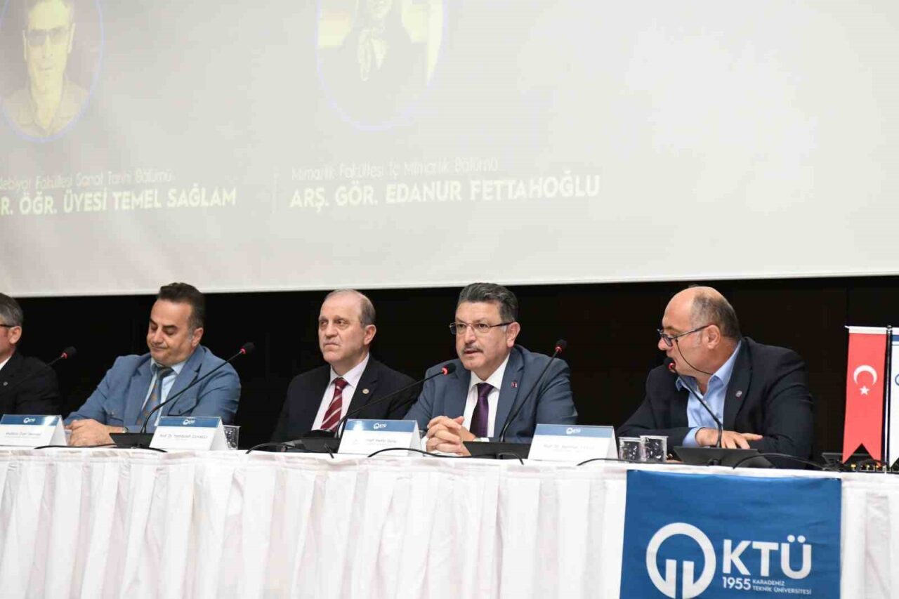 Trabzon Büyükşehir Belediye Başkanı Ahmet Metin Genç, Ortahisar ilçesi İçkale’deki