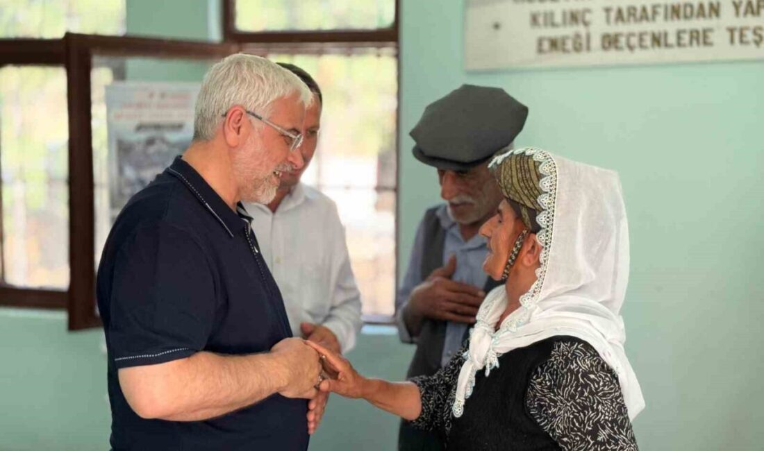 Adıyaman’da Muharrem ayı dolayısıyla düzenlenen aşure programına katılan AK Parti