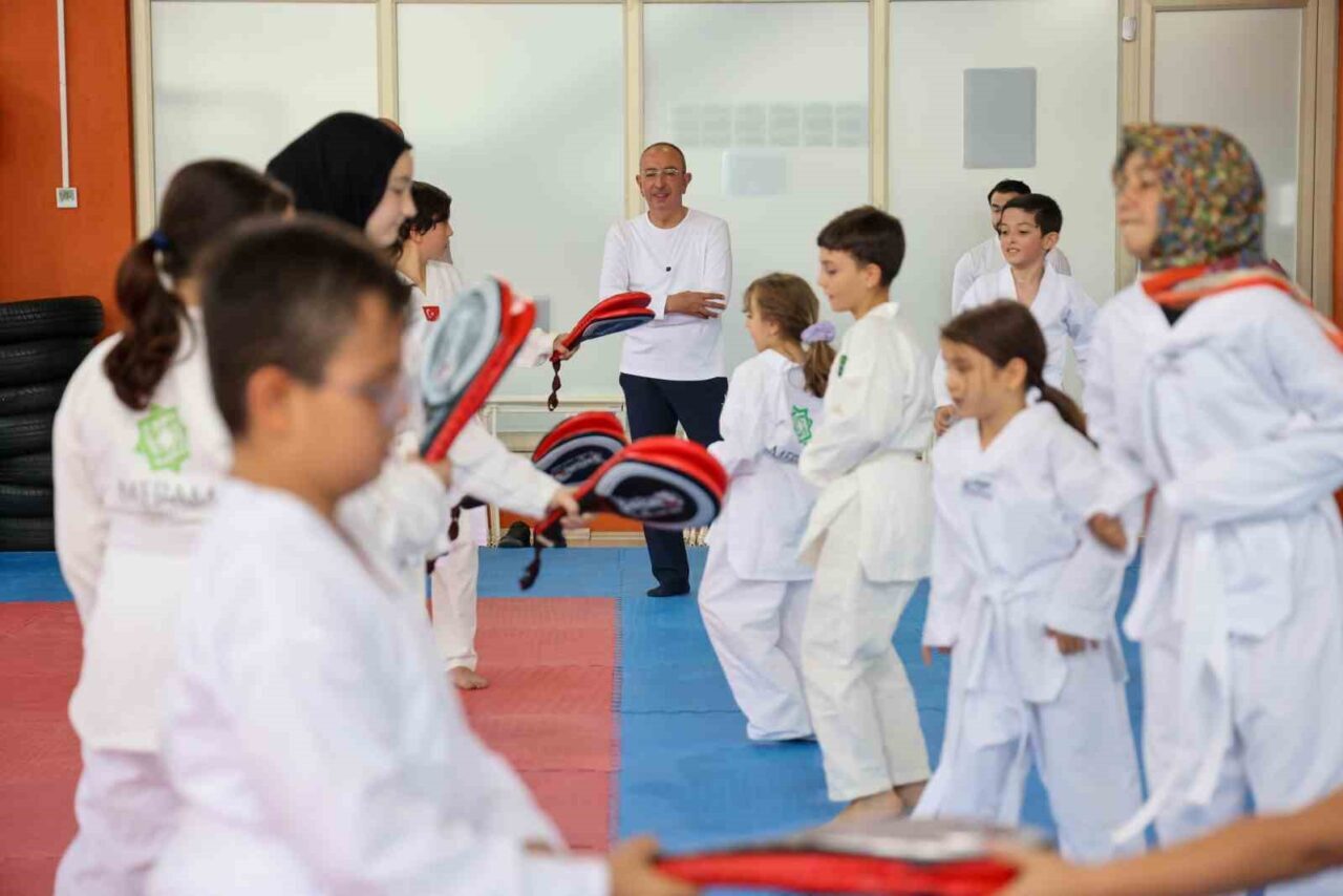 Konya’nın merkez Meram İlçe Belediye Başkanı Mustafa Kavuş, yaz tatilini