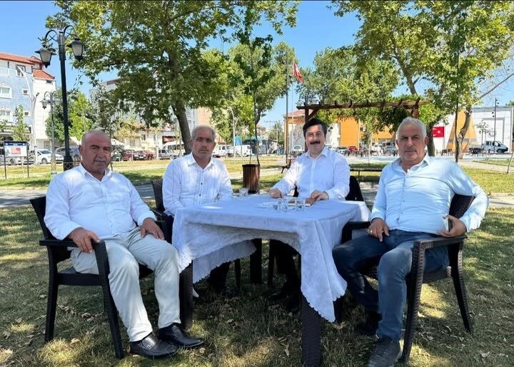 Yenişehir Belediye Başkanı Ercan Özel, makamını ilçede bulunan millet bahçesine