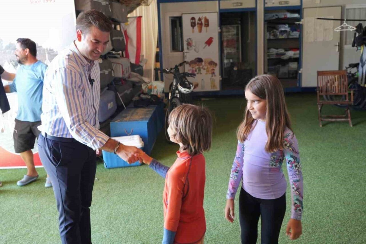 Bodrum Belediye Başkanı Tamer Mandalinci, mahalle ziyaretleri kapsamında Bitez’de saha