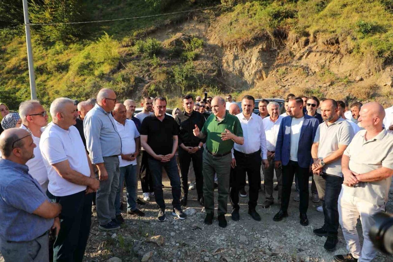 Düzce Belediye Başkanı Dr. Faruk Özlü, AK Parti Düzce İl