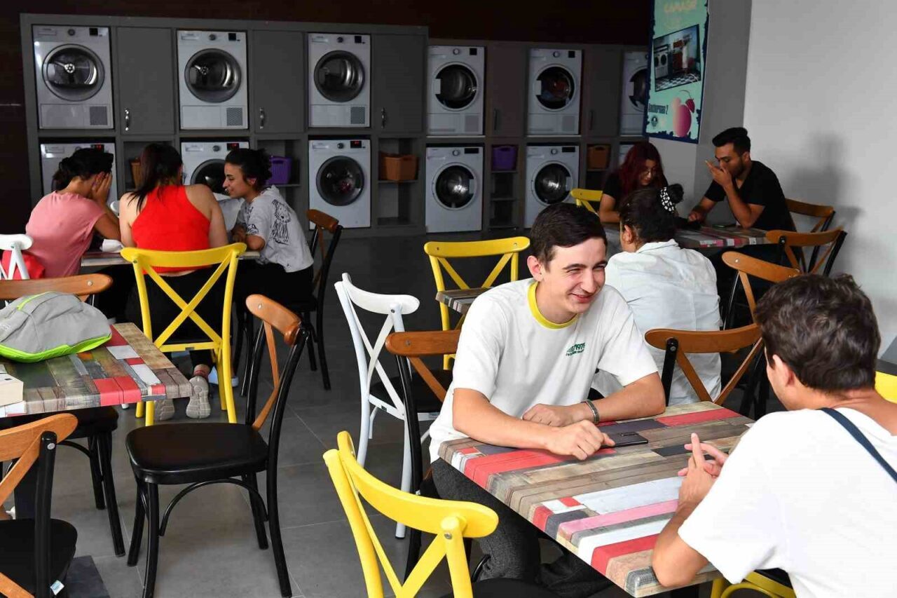Türkiye Belediyeler Birliği Başkan Vekili ve Mersin Büyükşehir Belediye Başkanı
