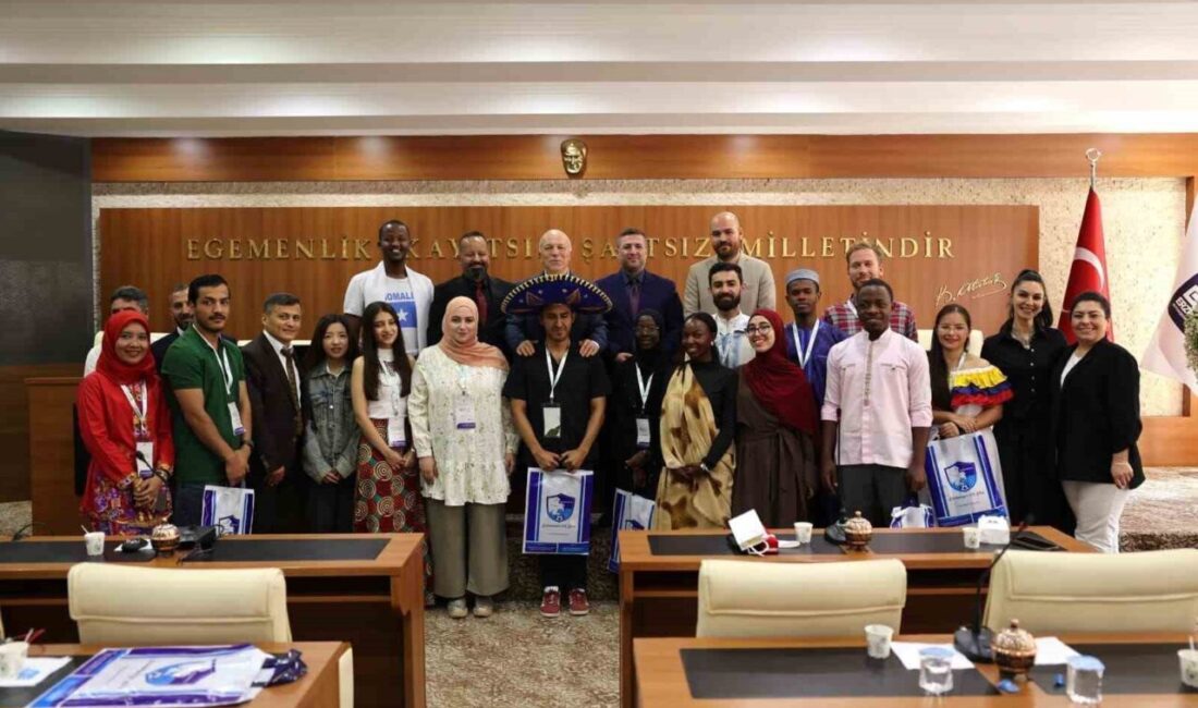 Erzurum Büyükşehir Belediye Başkanı Mehmet Sekmen, Yunus Emre Enstitüsü tarafından