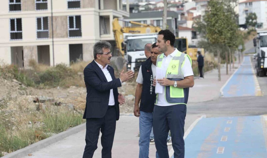 Çarşamba Pazarının kumaş kısmının taşınacağı alanda devam eden çalışmaları inceleyen