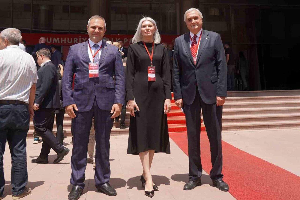 CHP Genel Merkezi’nde Belediye Başkanları Toplantısı gerçekleştirilirken, toplantıya Bilecik Belediye