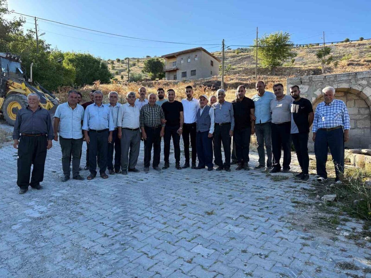 Akçadağ Belediye Başkanı Hasan Ulutaş, Yalınbudak ve Karamağara mahallelerini ziyaret