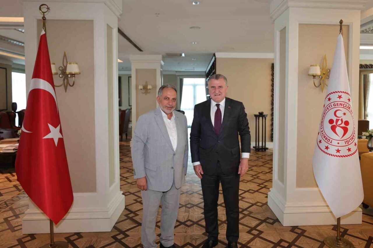 Talas Belediye Başkanı Mustafa Yalçın, Gençlik ve Spor Bakanı Osman