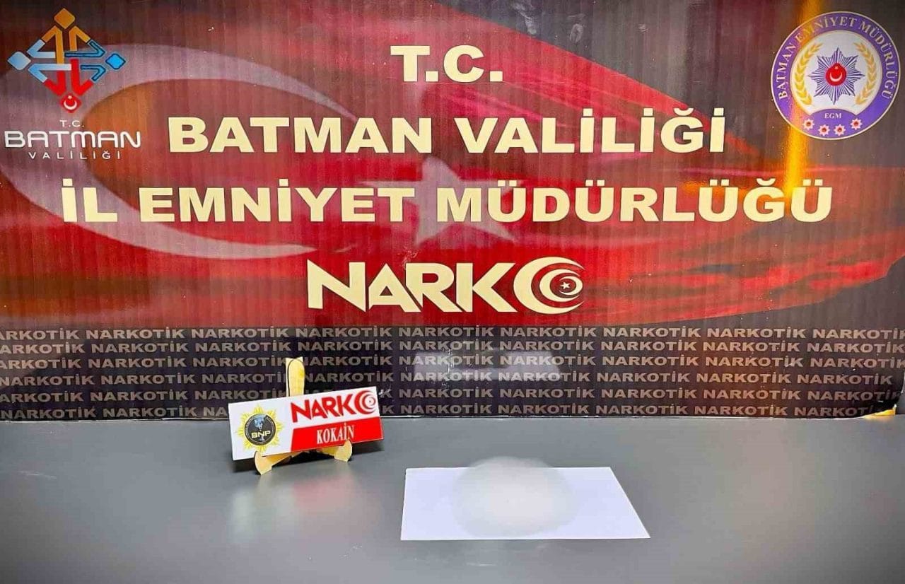 Batman’da bir araçta 175 gram kokainin ele geçirildiği operasyonda 2