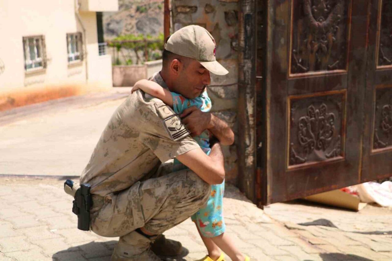 Batman’da Jandarma personelleri, şehit aileleri ve gazileri ikametlerinde ziyaret edilerek