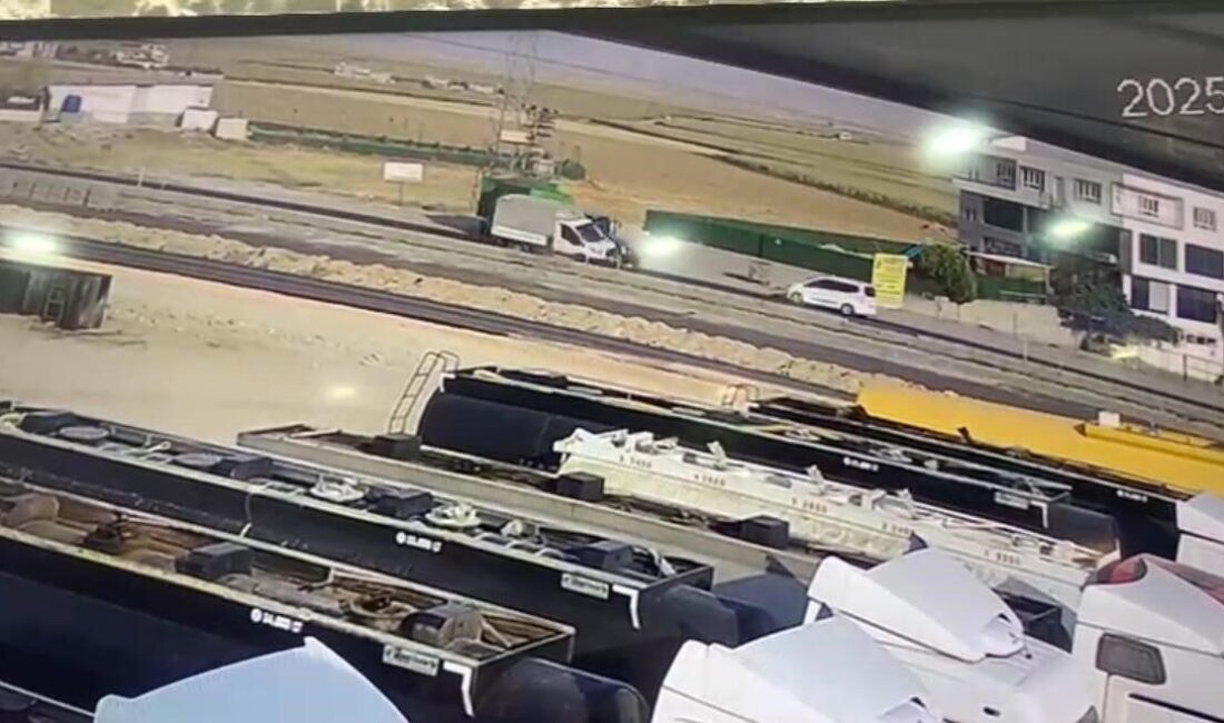 Batman’da kamyonetin yola çıkan traktöre çarpması sonucu 2 kişinin yaralandığı