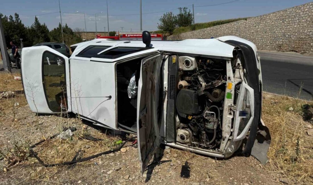 Batman’da pikniğe gitmek üzere yola çıkan bir otomobilin takla atması