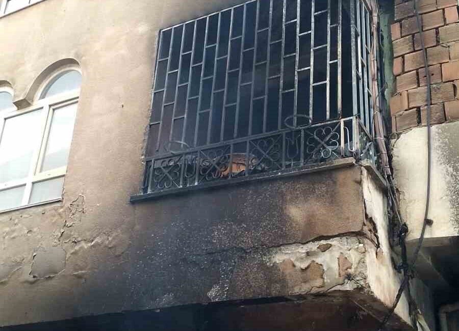 Batman’da çoğunluğu Suriyelilerin yaşadığı bir binada çıkan yangın paniğe neden