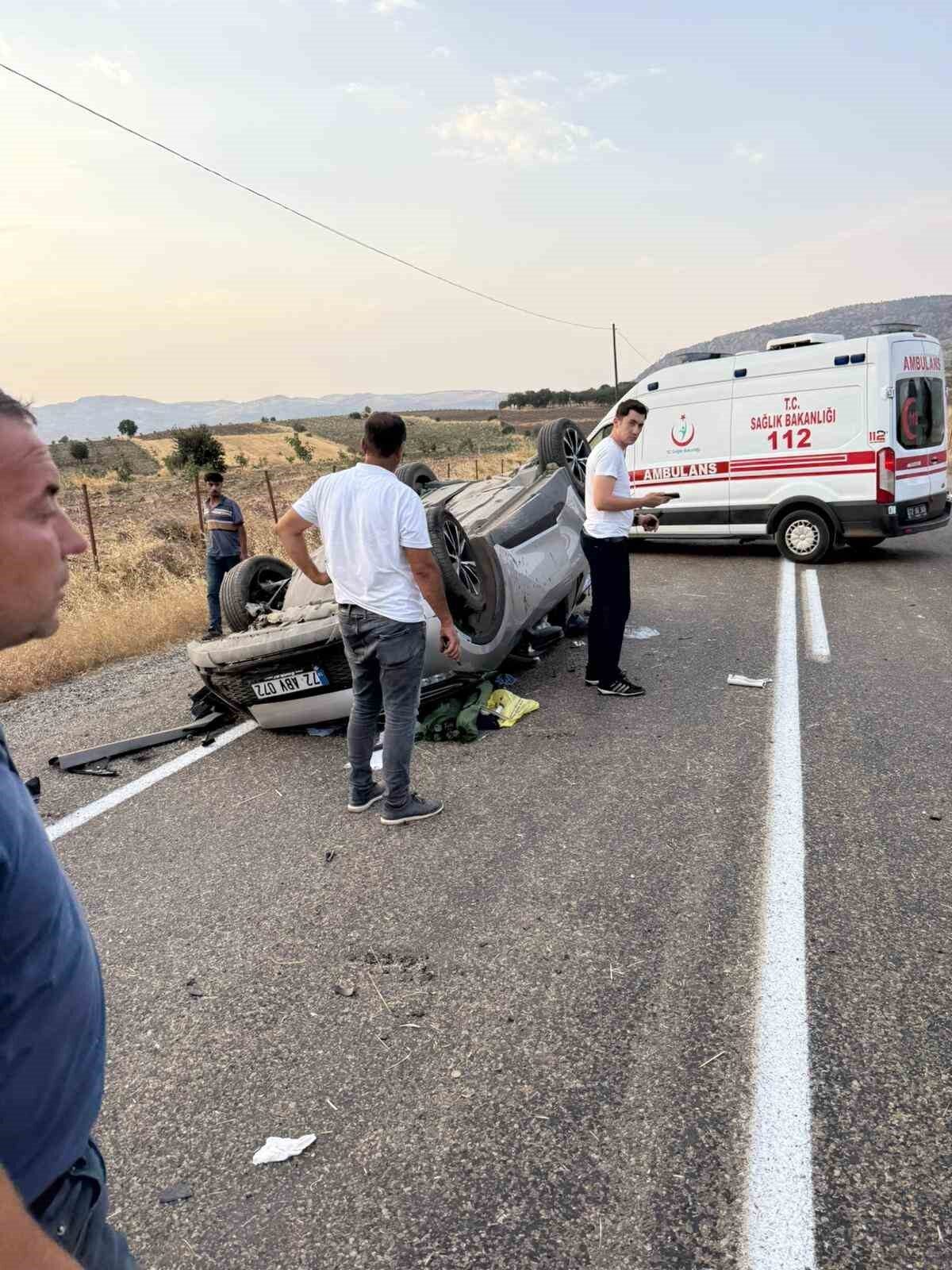 Batman’ın Kozluk ilçesinde takla atarak ters dönen otomobilin sürücüsü ağır