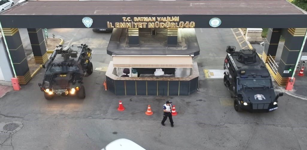 Batman düzenlenen uyuşturucu operasyonunda gözaltına alınan 7 şüpheli tutuklandı. Cumhuriyet