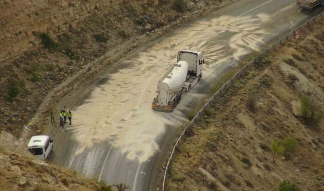 Batman’ın Gercüş ilçesinde yola dökülen madeni yağ ulaşımda aksamalara neden