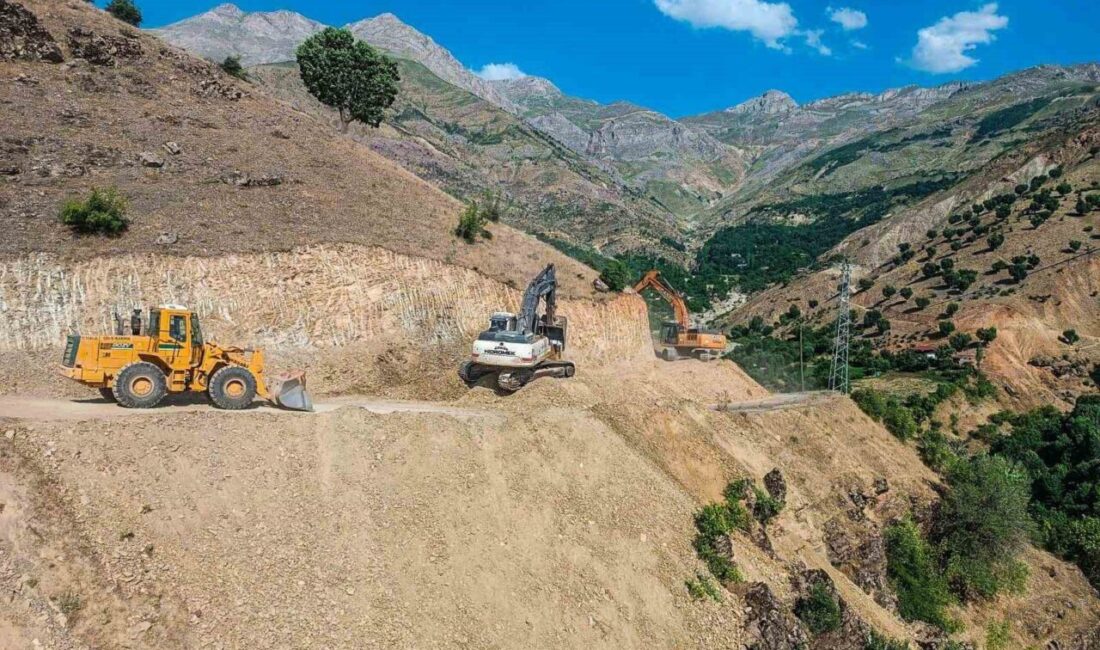Batman’da Mereto Dağı’na çıkan yol ağı genişletiliyor. Mereto Dağı’nın güzelliklerini