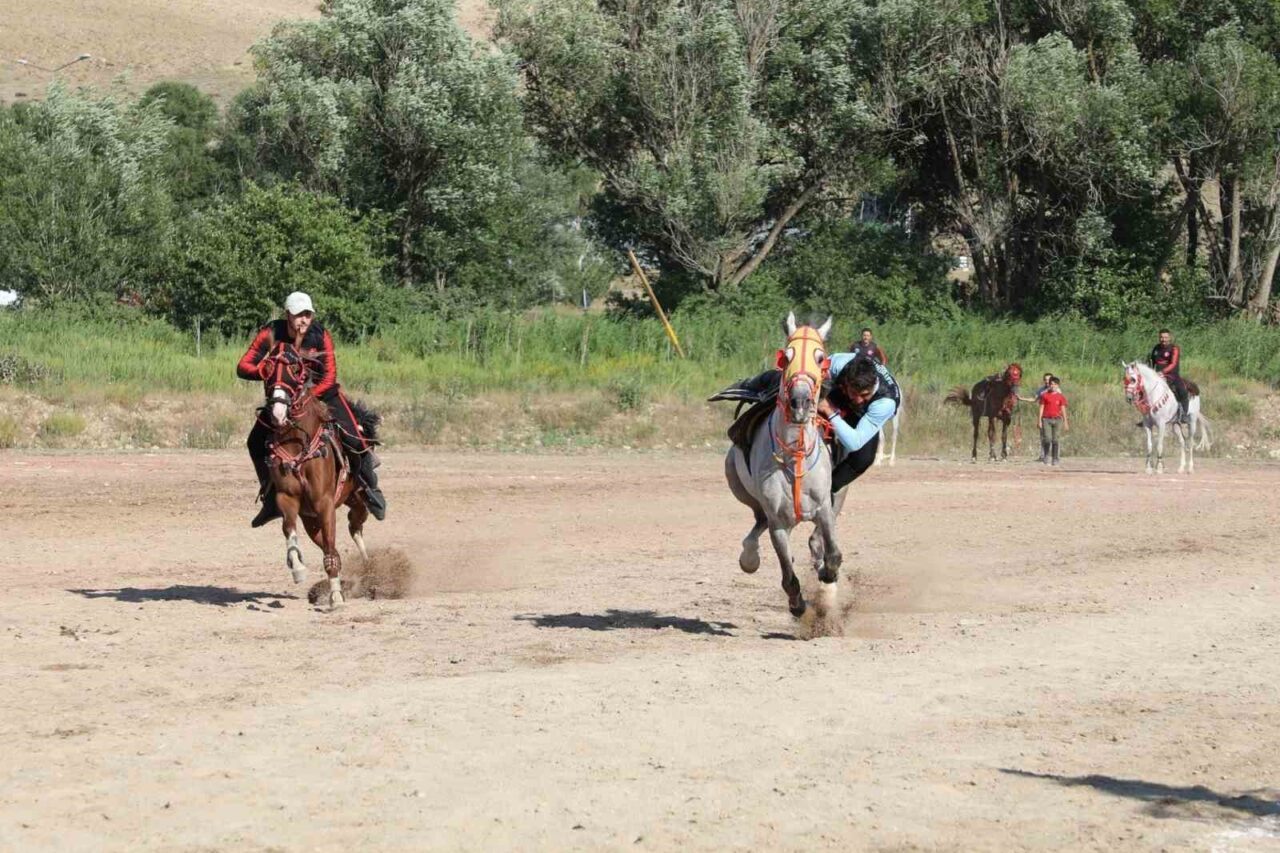 Bayburt Uluslararası Dede Korkut Kültür ve Sanat Şölenleri kapsamında Dede