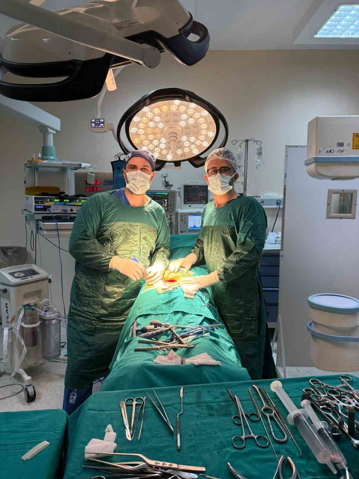 Ağrı’nın Patnos ilçesinde, bel omurlarındaki kayma nedeniyle yıllardır yürümekte zorlanan