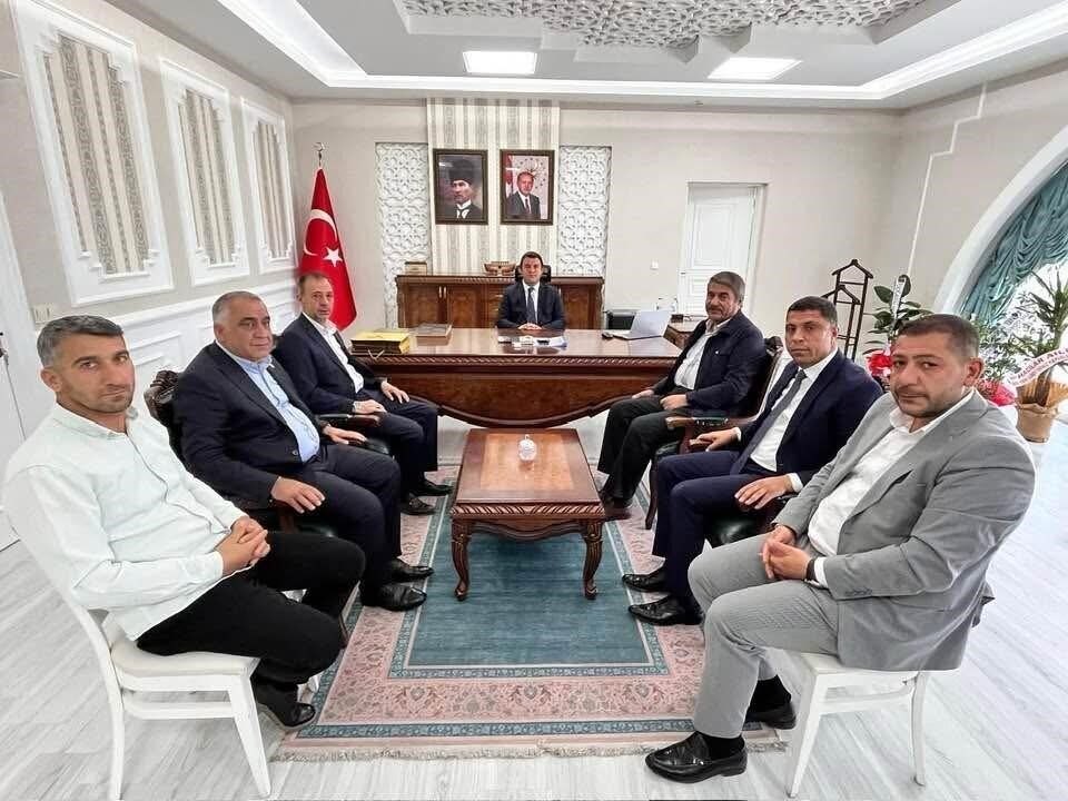 Ağrı’nın Patnos ilçesine yeni atanan Kaymakam Burak Dertlioğlu’na hayırlı olsun