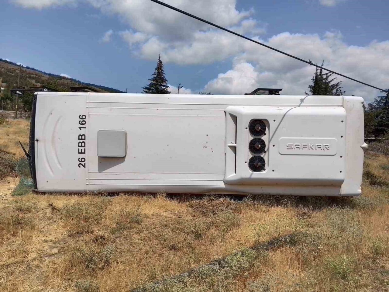 Eskişehir’de bir belediye otobüsünün devrilmesi sonucunda meydana gelen trafik kazasında