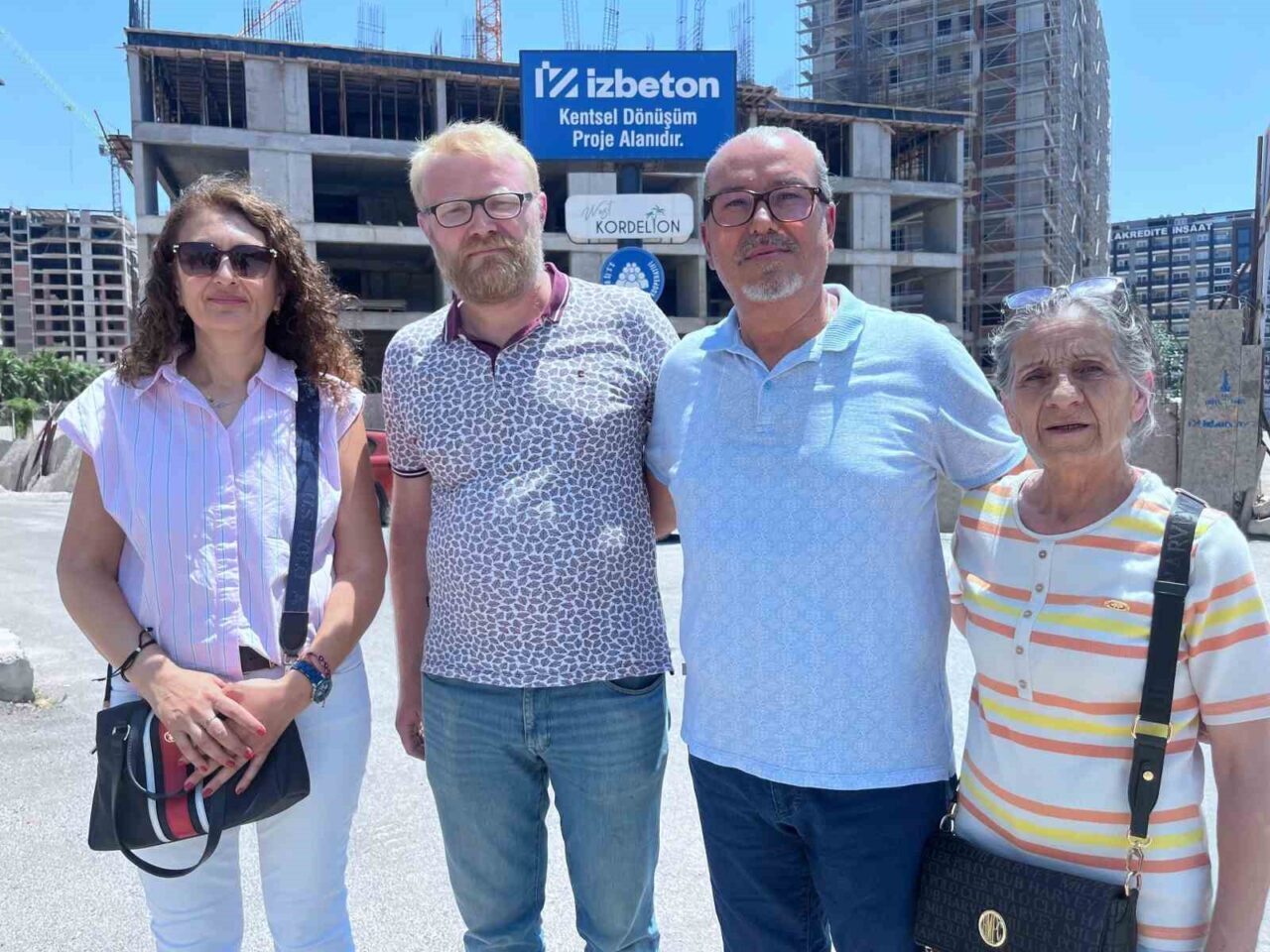 İzmir Büyükşehir Belediyesi’nin kentsel dönüşüm projelerinde mağduriyetler artıyor. İZBETON güvencesiyle