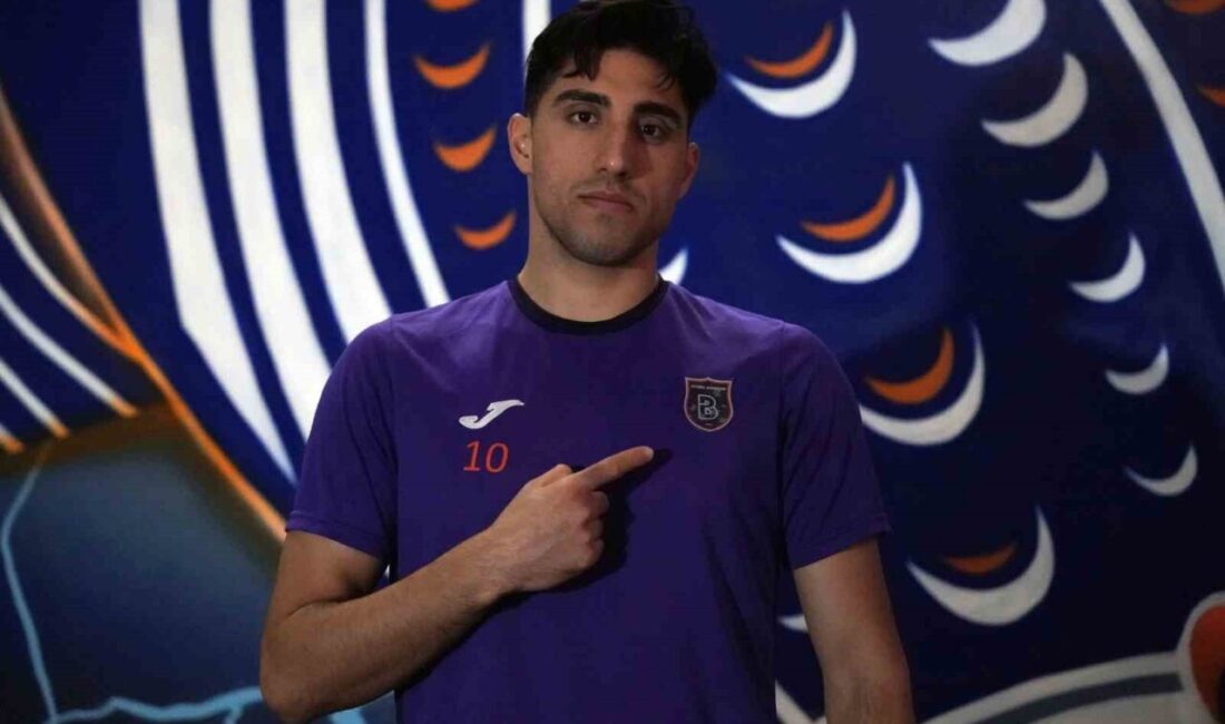 Başakşehir, 27 yaşındaki futbolcu Berkay Özcan’ın Trenyol Süper Lig’e yükselen