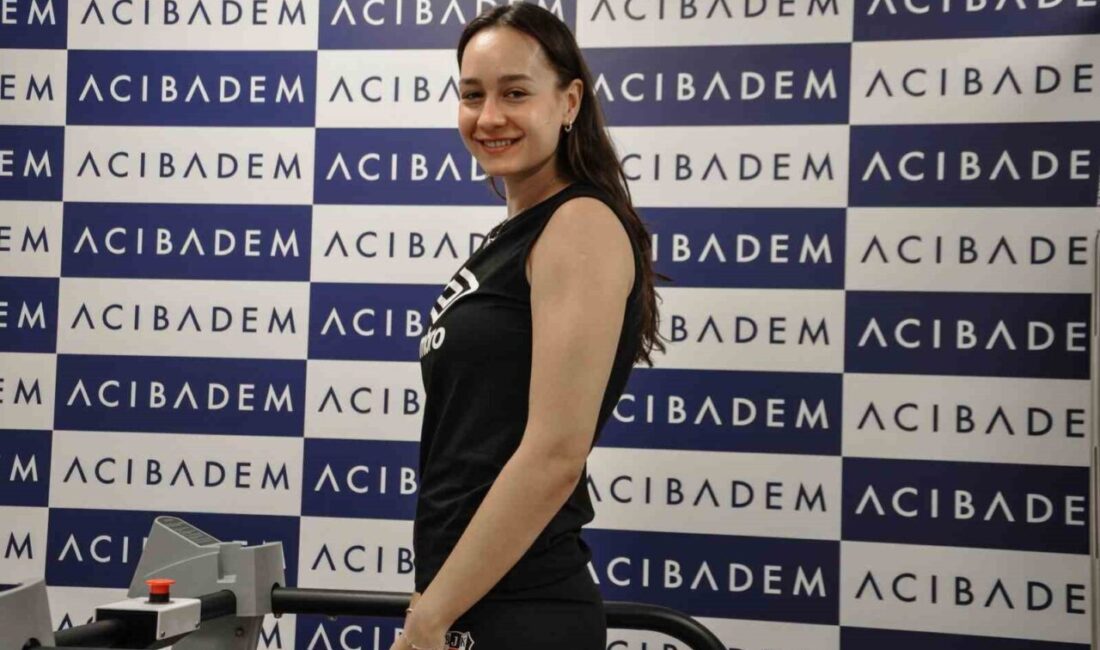 Beşiktaş Kadın Voleybol Takımı oyuncuları, yeni sezon öncesi sağlık kontrolünden