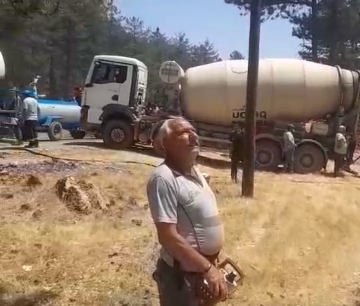 Bursa’nın Harmancık ilçesinde çıkan yangına müdahale eden Emet Sülye köyünden