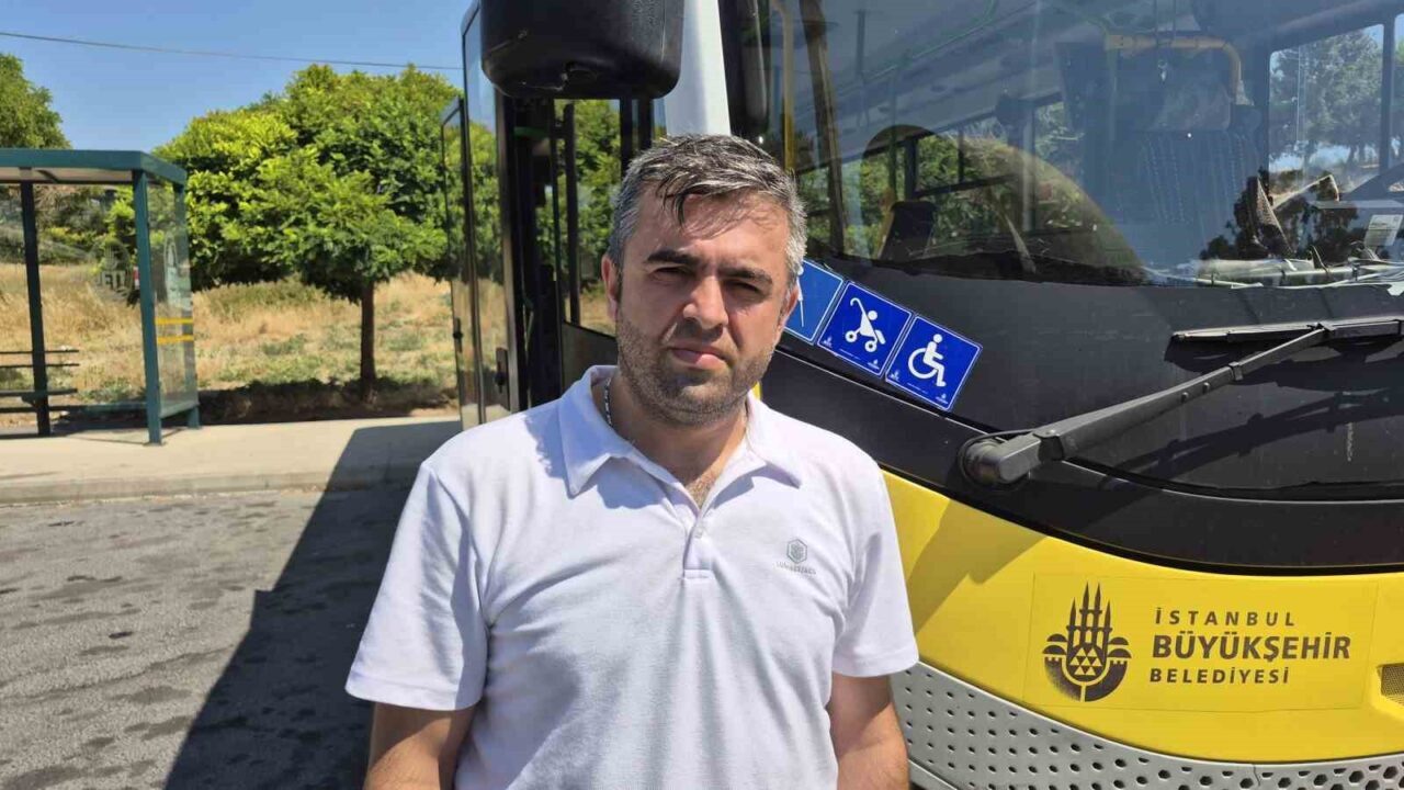 İstanbul’un Beylikdüzü ilçesinde İETT otobüs şoförü Saadettin Okat, fenalaşarak bayılan