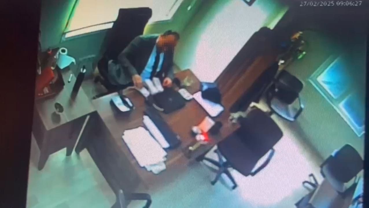 Beylikdüzü’ndeki Vergi Denetim Kurulu’nda görevli bazı vergi müfettişleri, kamu görevlileri