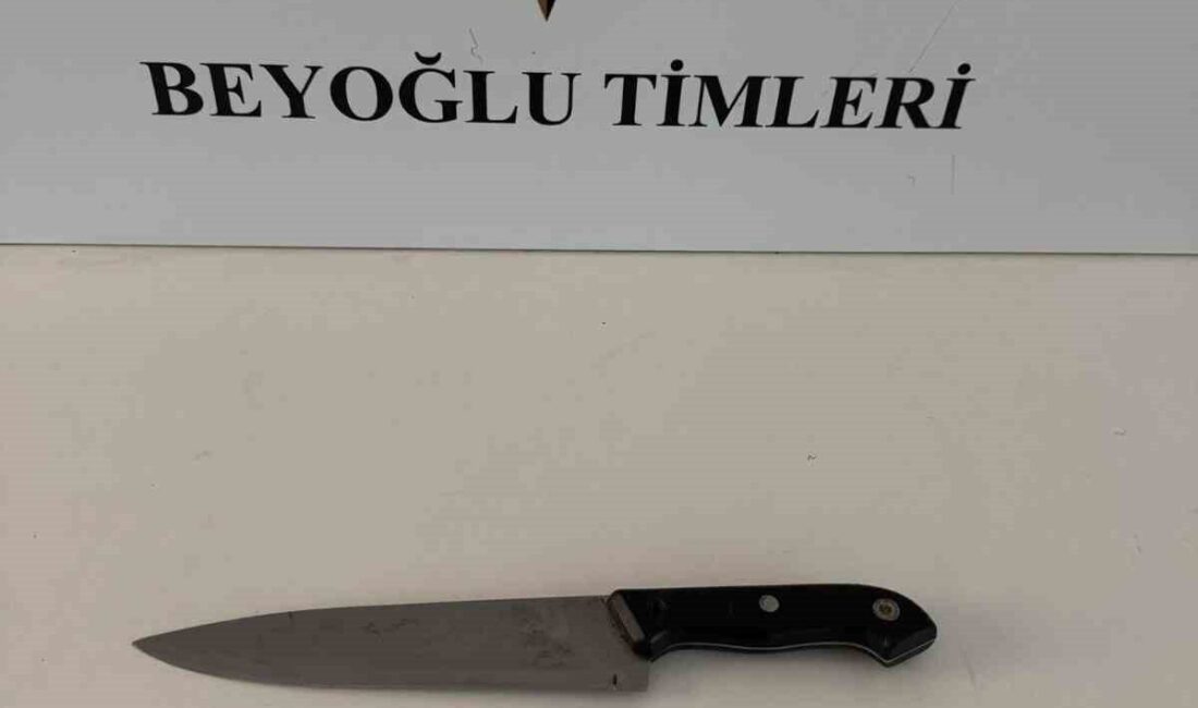 İstanbul Beyoğlu’nda laf atma meselesi yüzünden çıkan kavgada 1 kişi