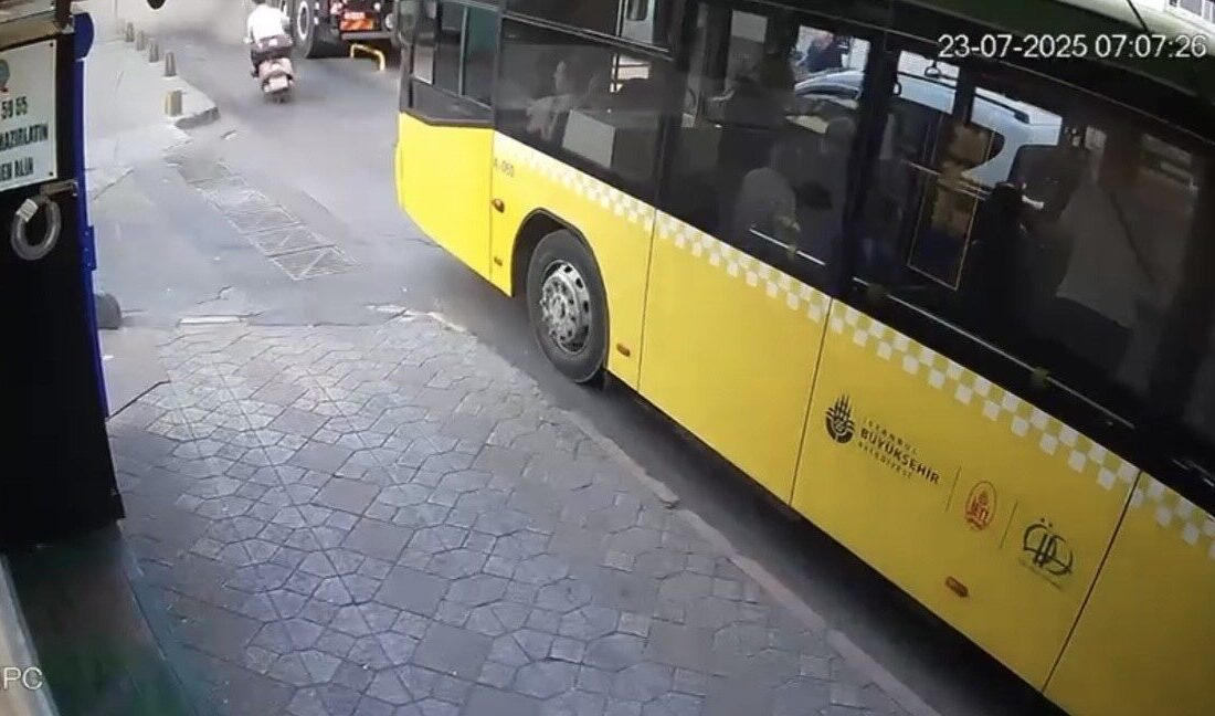 Beyoğlu’nda seyir halinde olan vincin lastiği refüjde patladı. Olay sonrası