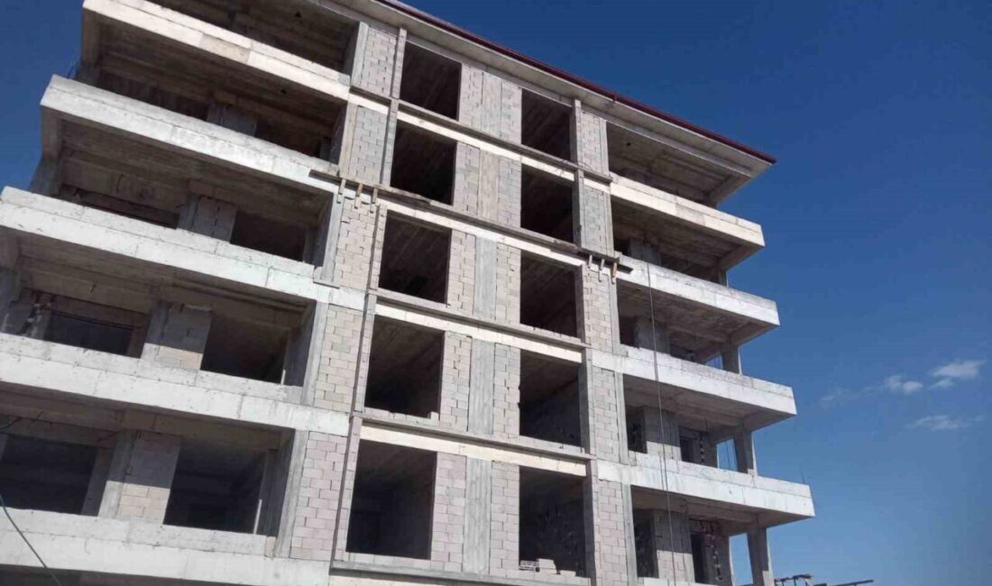 Ankara’nın Beypazarı ilçesinde inşaattan düşen usta hayatını kaybetti. Edinilen bilgilere