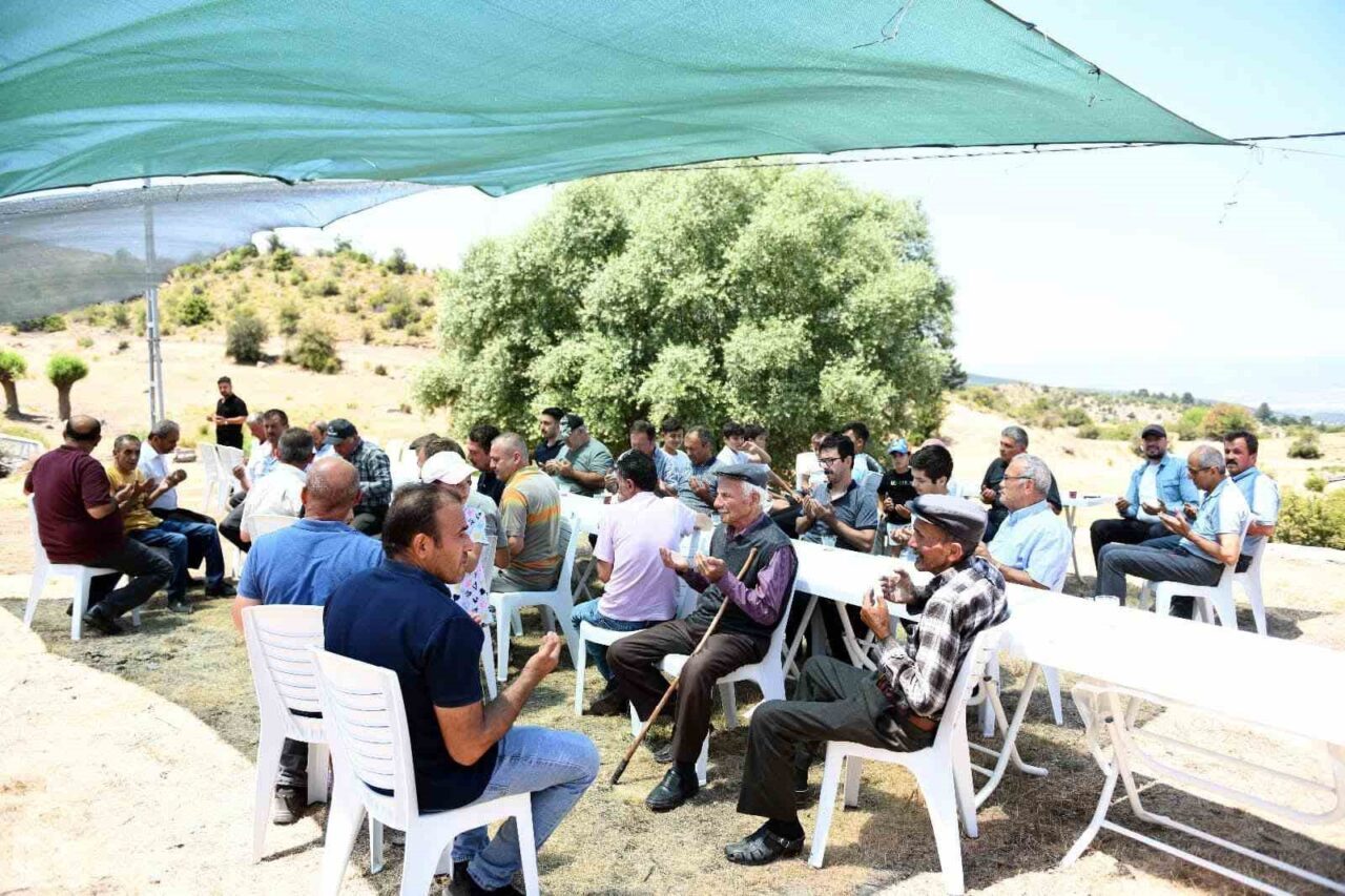 Ankara’nın Beypazarı ilçesinde vatandaşlar kurak geçen mevsim nedeniyle yağmur duası