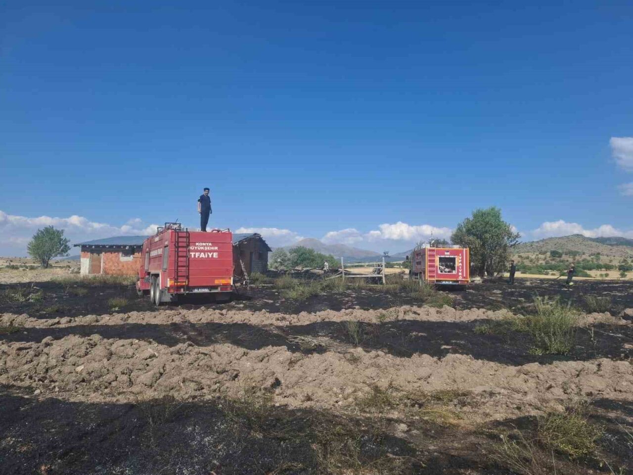 Konya’nın Beyşehir ilçesine bağlı Eğirler Mahallesi’nde çıkan arazi ve ahır