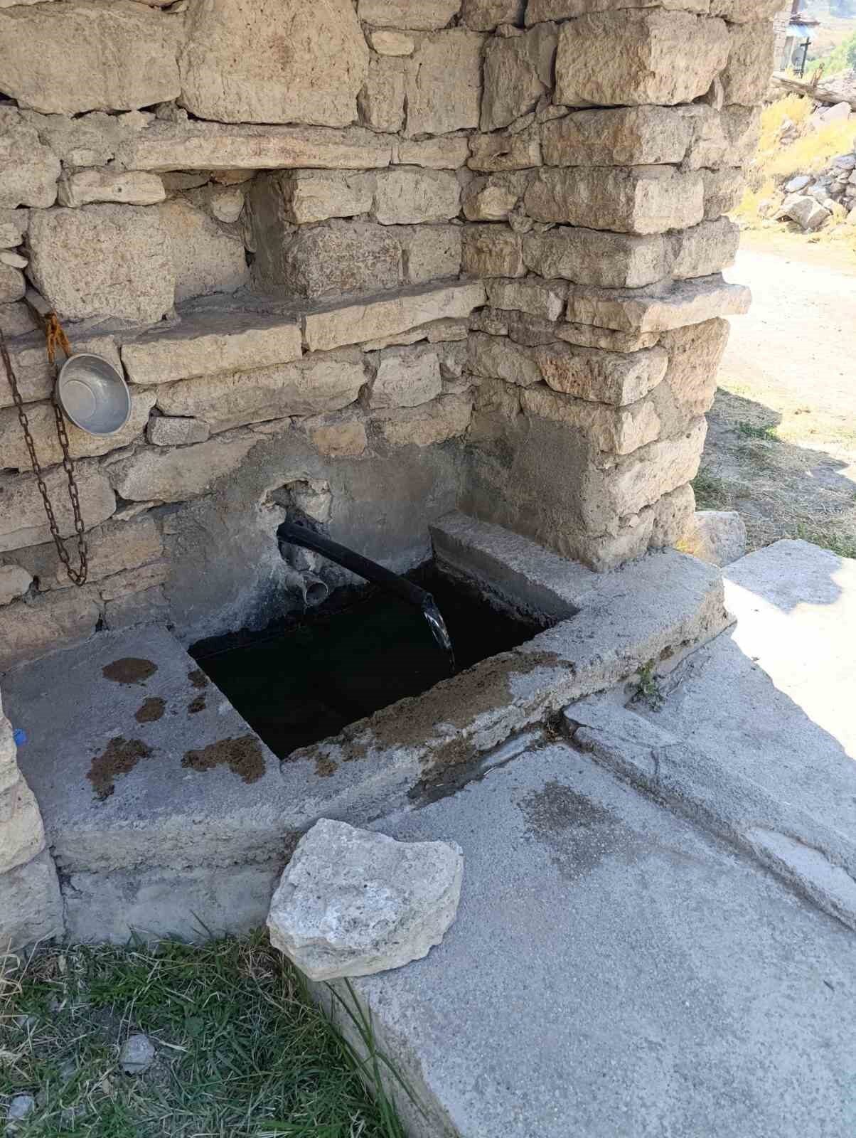 Konya’nın Beyşehir ilçesinde kuraklığın zirve yaptığı bir dönemde yapılan sondaj