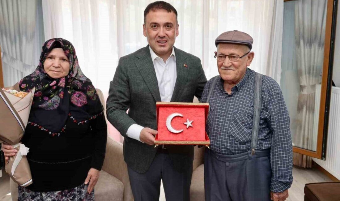 Bilecik Valisi Faik Oktay Sözer, şehit Mahmut Ekinay’ın ailesini ziyaret