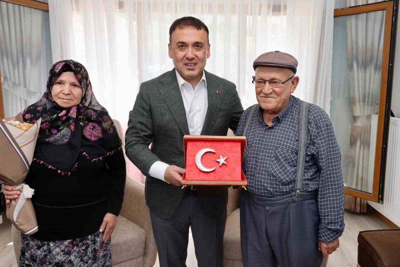 Bilecik Valisi Faik Oktay Sözer, şehit Mahmut Ekinay’ın ailesini ziyaret