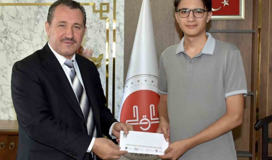 Diyanet İşleri Başkanlığı tarafından düzenlenen ’Umre Ödüllü Gençlik Bilgi Yarışması’nda
