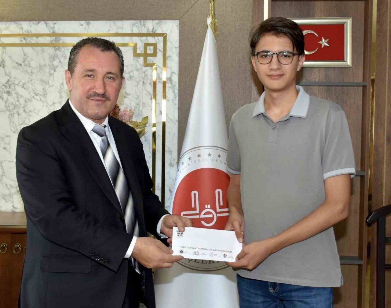 Diyanet İşleri Başkanlığı tarafından düzenlenen ’Umre Ödüllü Gençlik Bilgi Yarışması’nda