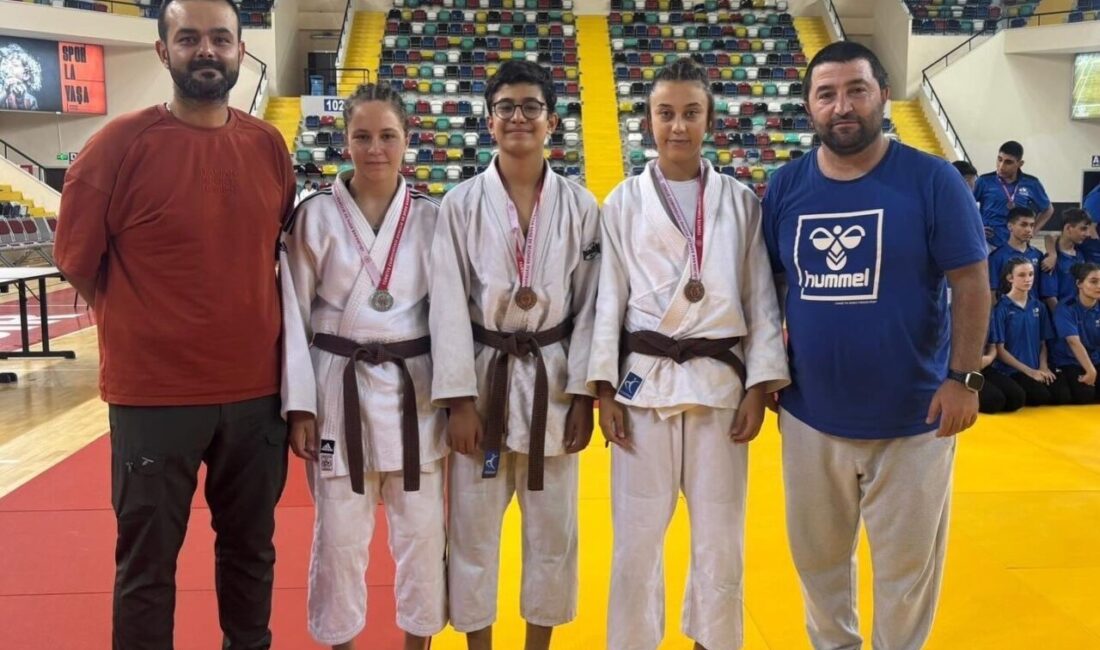 Balıkesir’de düzenlenen turnuvada Bilecikli sporcular toplamda 1 gümüş ve 2